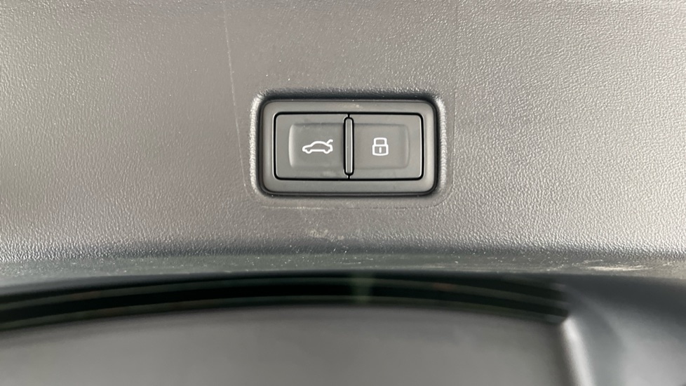 Used Audi Q4 e-tron 2025 for sale - 76593745: Photo 39