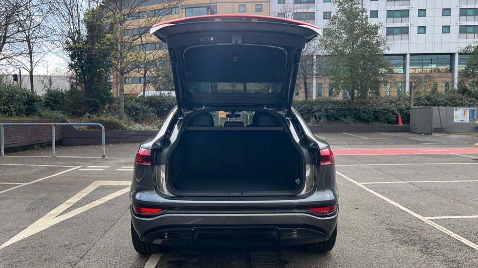 Used Audi Q6 e-tron 2025 for sale - 76660961: Photo 18