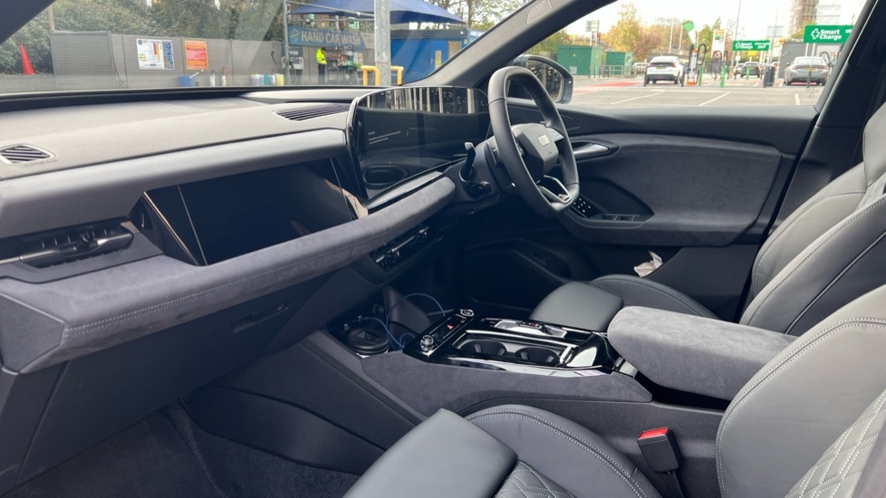Used Audi Q6 e-tron 2025 for sale - 76660961: Photo 2