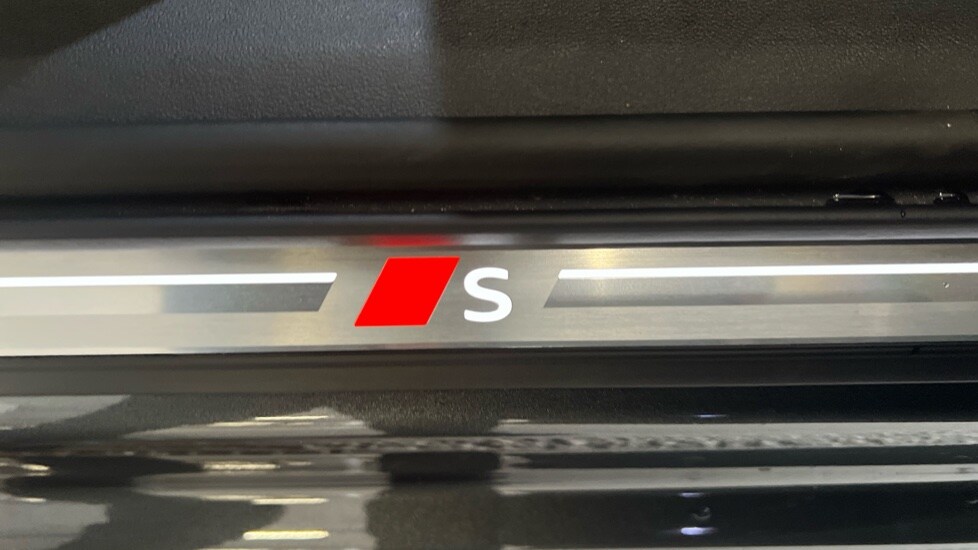 Used Audi Q6 e-tron 2025 for sale - 76660961: Photo 41