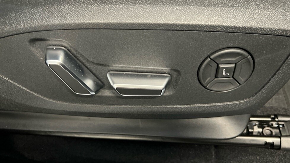 Used Audi Q6 e-tron 2025 for sale - 76660961: Photo 43