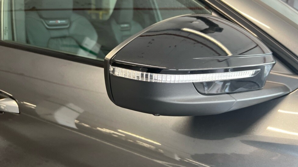 Used Audi Q6 e-tron 2025 for sale - 76660961: Photo 45