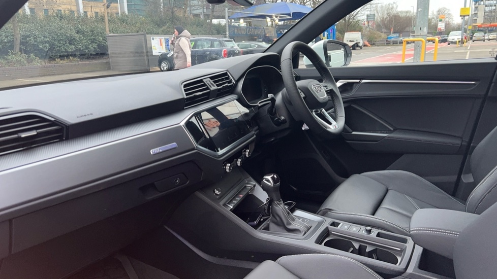 Used Audi Q3 2024 for sale - 76447298: Photo 2