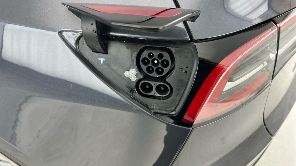 Used Tesla Model Y 2023 for sale - 75902330: Photo 21