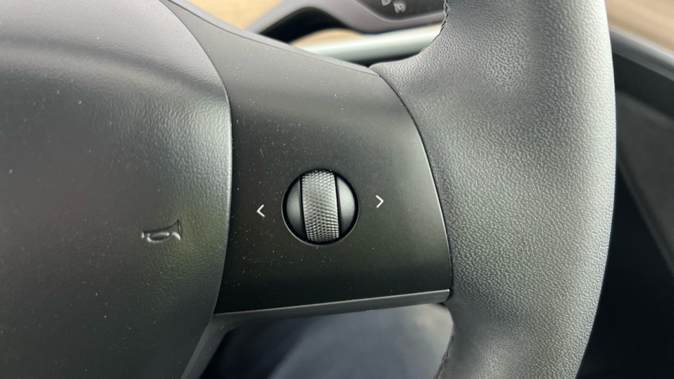 Used Tesla Model Y 2023 for sale - 75902330: Photo 22