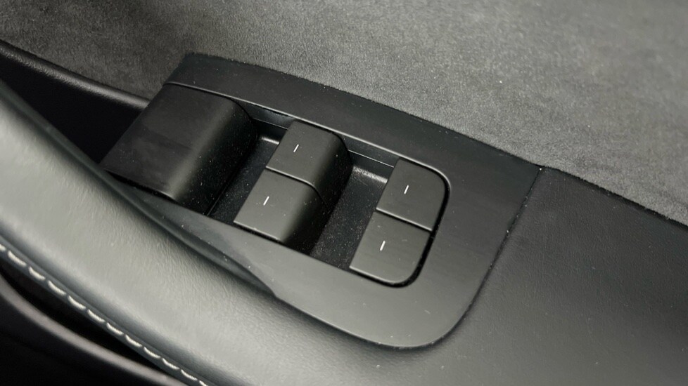 Used Tesla Model Y 2023 for sale - 75902330: Photo 32