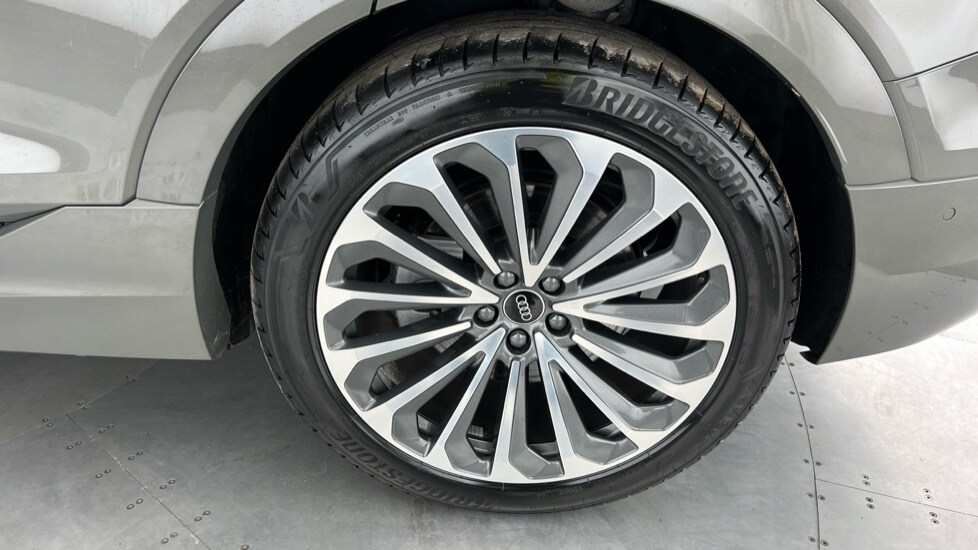 Used Audi Q8 2024 for sale - 76023190: Photo 22