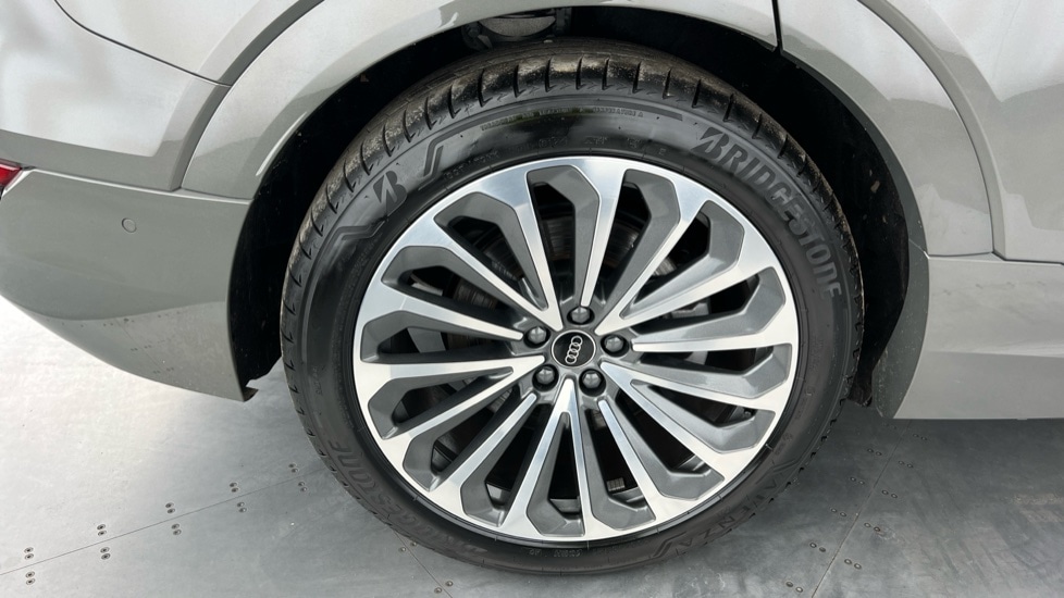 Used Audi Q8 2024 for sale - 76023190: Photo 23