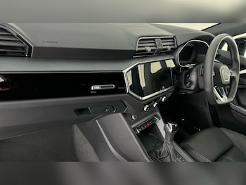 Used Audi Q3 2025 for sale - 76372768: Photo