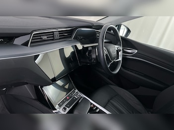Used Audi e-tron 2022 for sale - 76168740: Photo