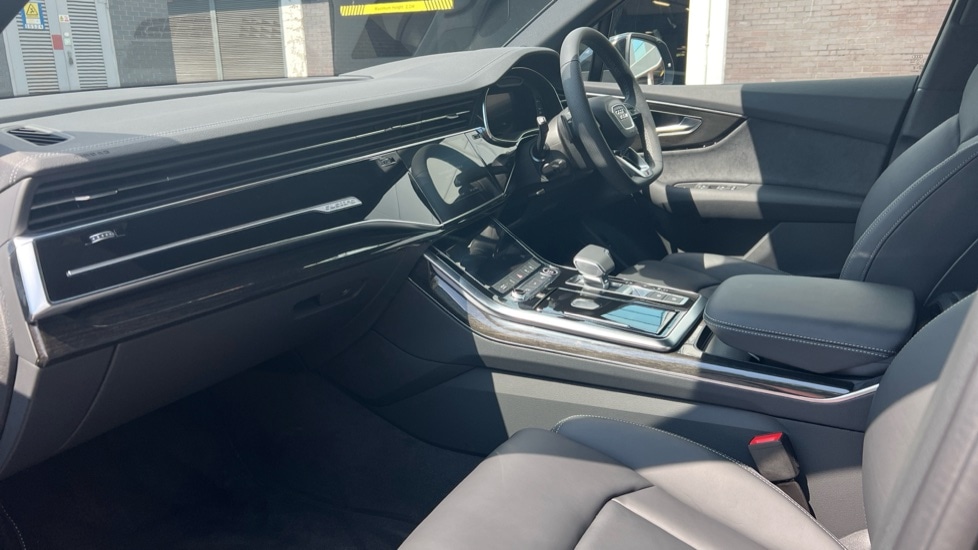 Used Audi Q7 2025 for sale - 76099982: Photo 2