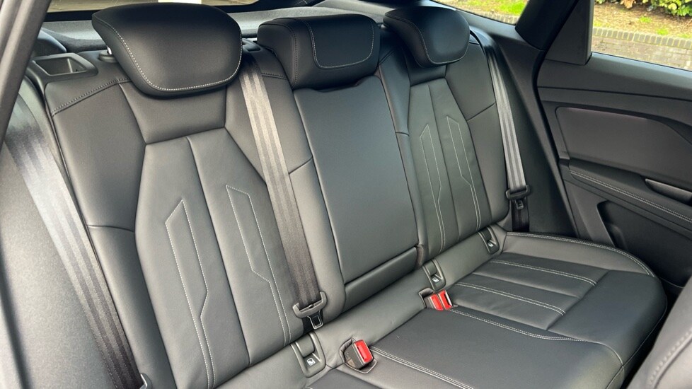 Used Audi Q4 e-tron 2025 for sale - 76660947: Photo 15