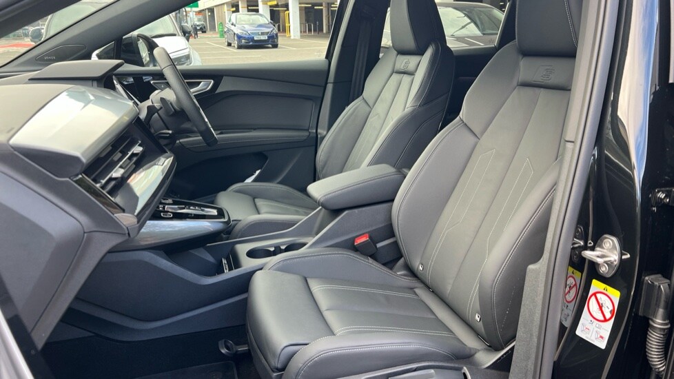 Used Audi Q4 e-tron 2025 for sale - 76660947: Photo 17