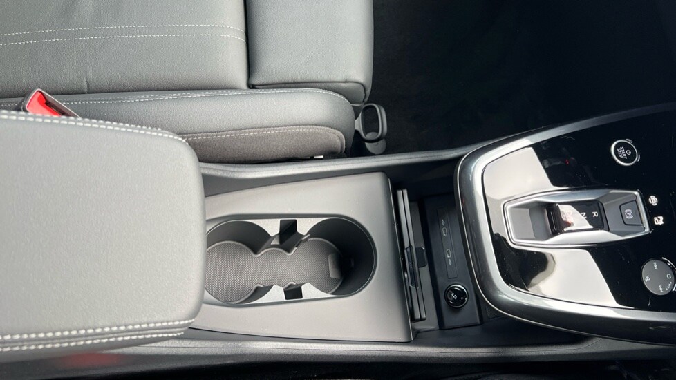 Used Audi Q4 e-tron 2025 for sale - 76660947: Photo 26