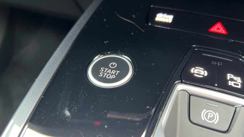 Used Audi Q4 e-tron 2025 for sale - 76660947: Photo 43