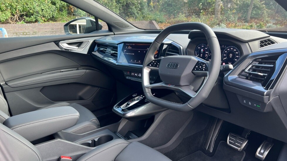 Used Audi Q4 e-tron 2025 for sale - 76660947: Photo 6