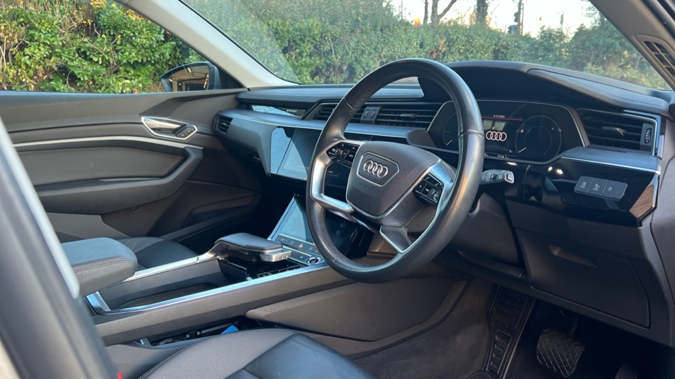 Used Audi e-tron 2021 for sale - 76942890: Photo 6
