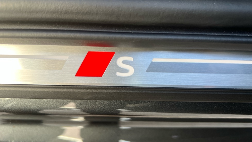 Used Audi Q6 e-tron 2025 for sale - 76660944: Photo 41