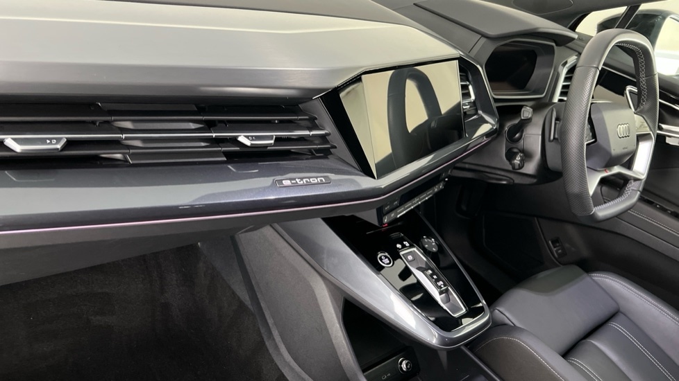 Used Audi Q4 e-tron 2025 for sale - 76834879: Photo 2