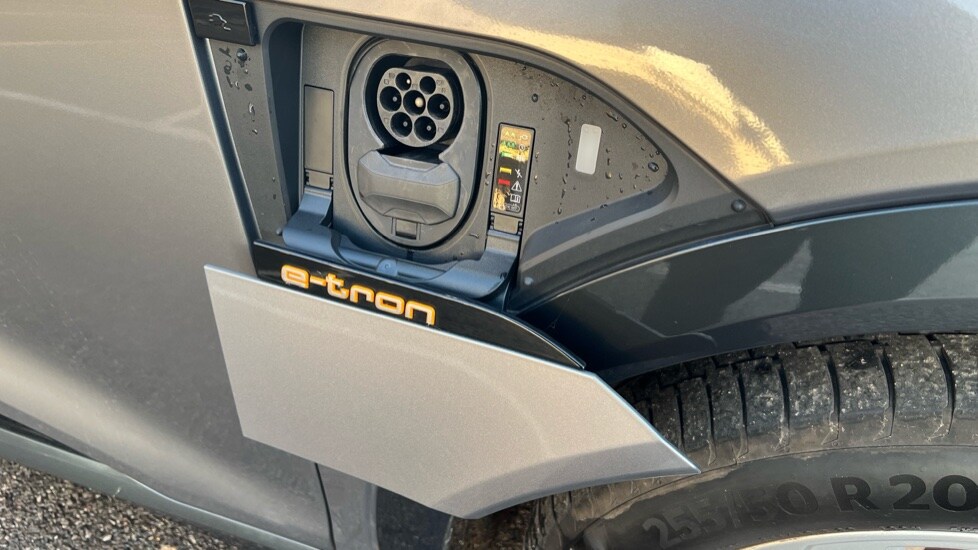 Used Audi e-tron 2021 for sale - 76966572: Photo 22