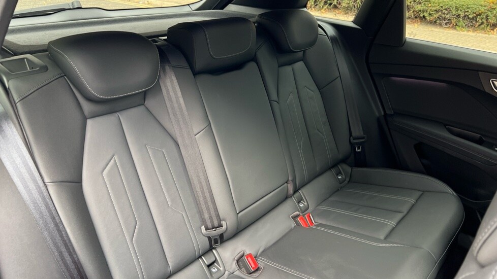 Used Audi Q4 e-tron 2024 for sale - 76474877: Photo 15