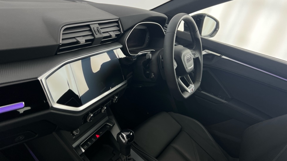 Used Audi Q3 2024 for sale - 76563704: Photo 2