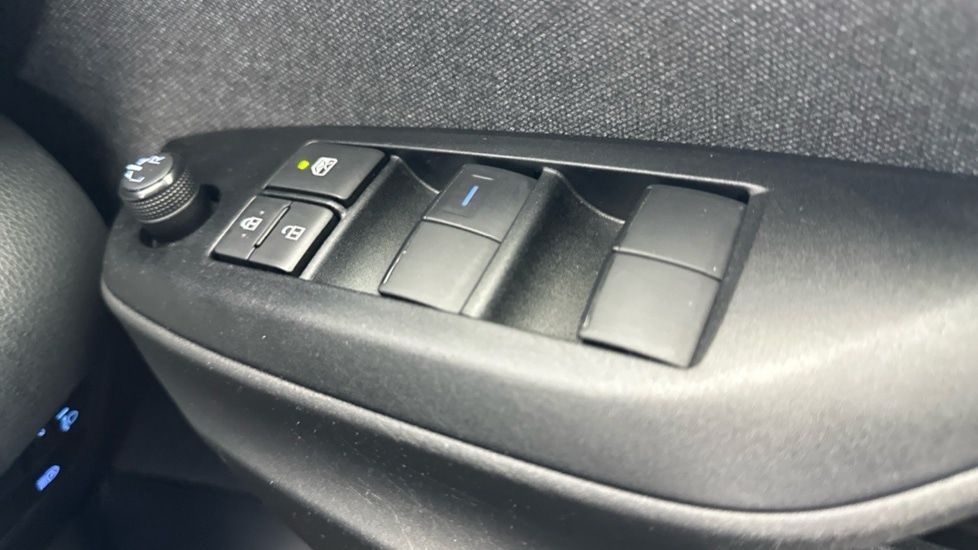 Used Toyota Yaris 2022 for sale - 76458802: Photo 25