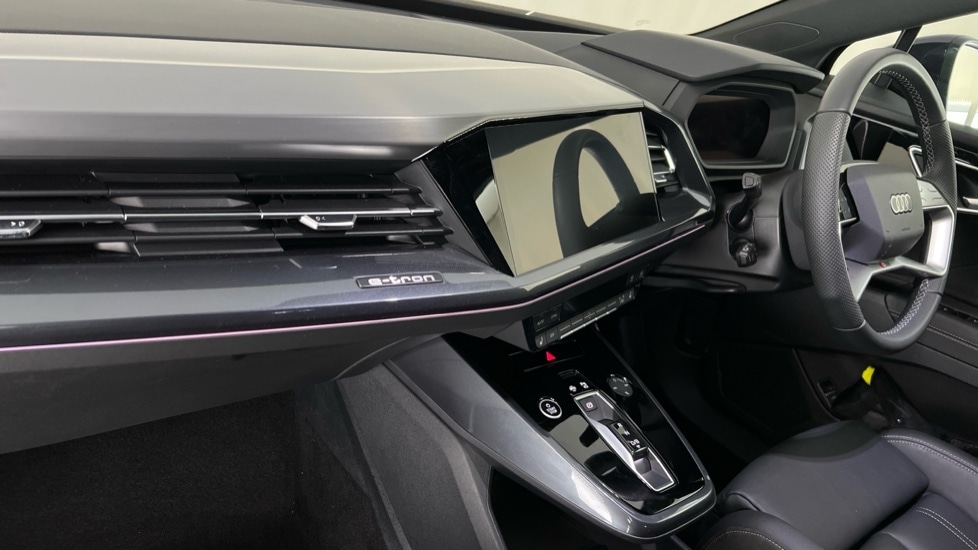 Used Audi Q4 e-tron 2024 for sale - 76487140: Photo 2