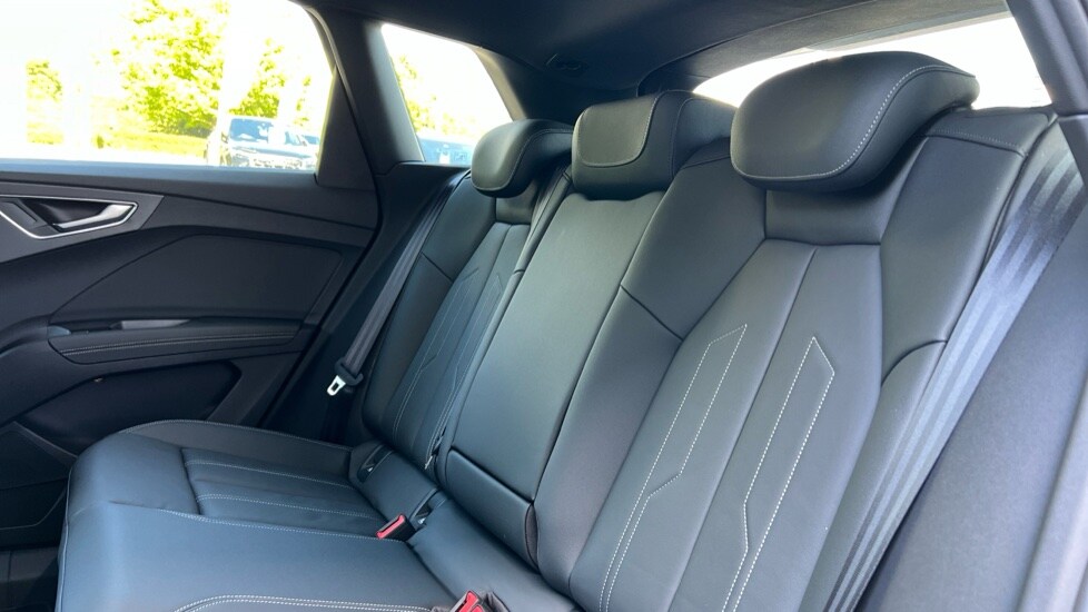 Used Audi Q4 e-tron 2024 for sale - 76079409: Photo 15