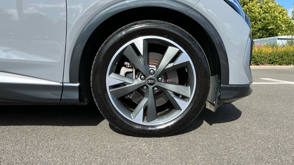 Used Audi Q4 e-tron 2024 for sale - 76079409: Photo 5