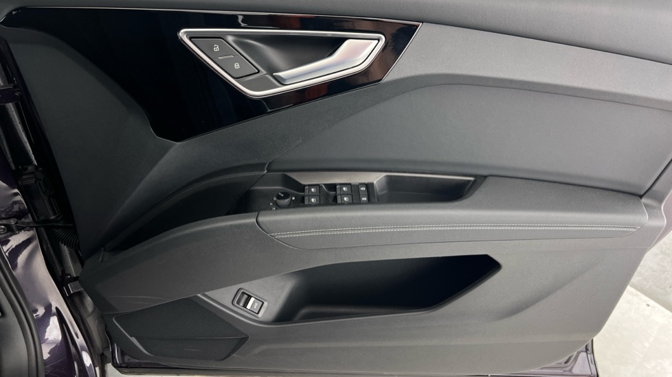 Used Audi Q4 e-tron 2024 for sale - 76552296: Photo 30
