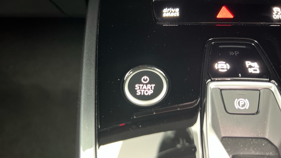 Used Audi Q4 e-tron 2024 for sale - 76552296: Photo 40