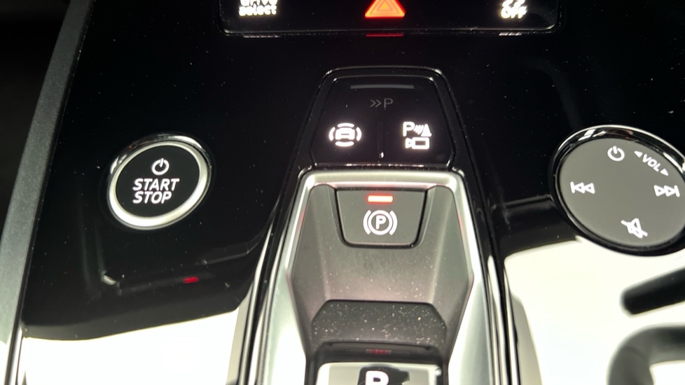 Used Audi Q4 e-tron 2024 for sale - 76552296: Photo 47