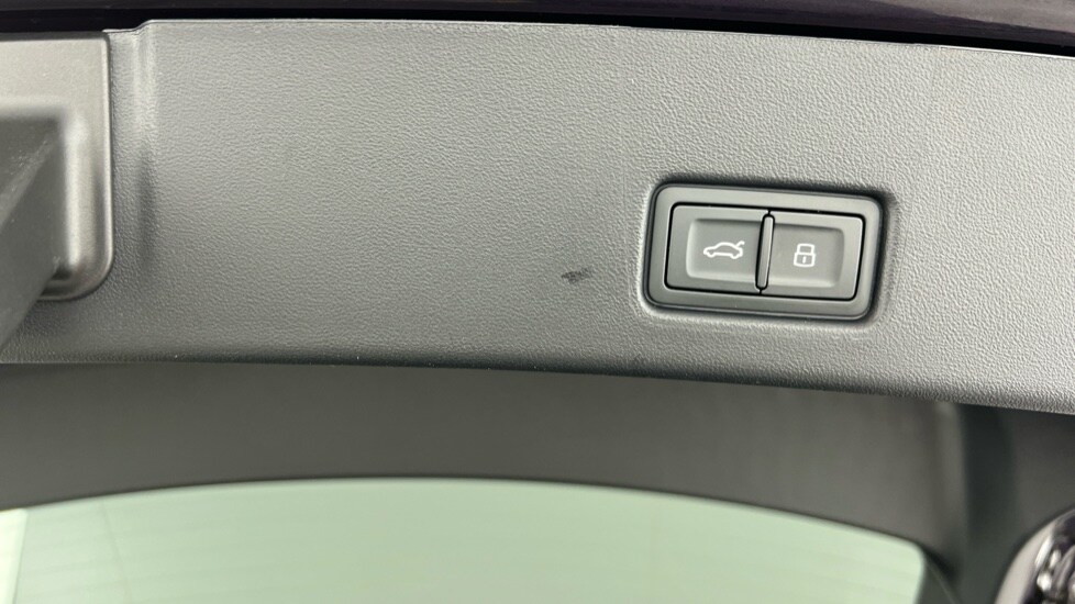 Used Audi Q4 e-tron 2024 for sale - 76552296: Photo 55