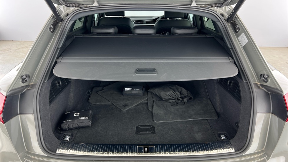 Used Audi Q8 2024 for sale - 76447227: Photo 18