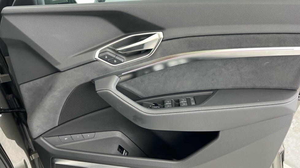 Used Audi Q8 2024 for sale - 76447227: Photo 30