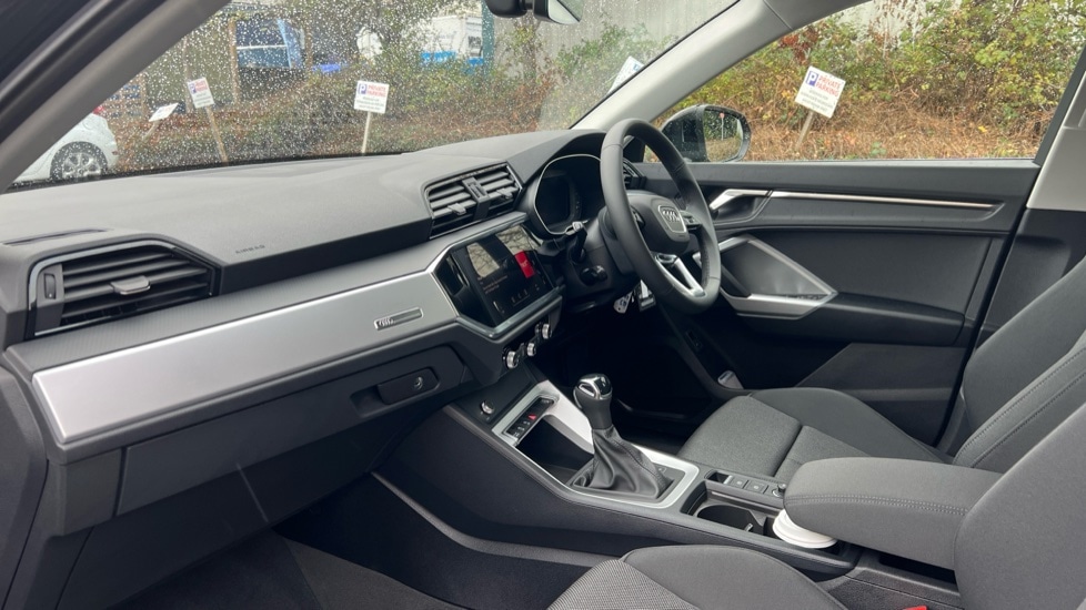 Used Audi Q3 2025 for sale - 77021871: Photo 2