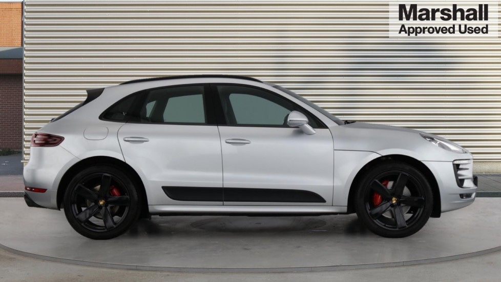 Used Porsche Macan 2016 for sale - 75996811: Photo 2