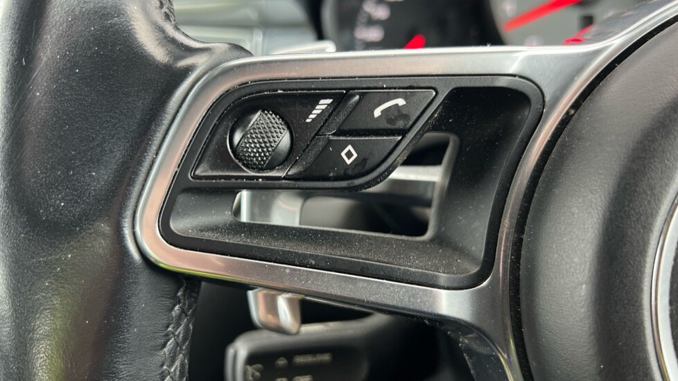 Used Porsche Macan 2016 for sale - 75996811: Photo 32