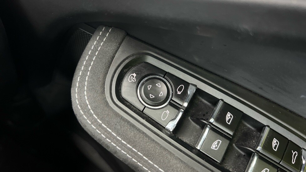 Used Porsche Macan 2016 for sale - 75996811: Photo 33