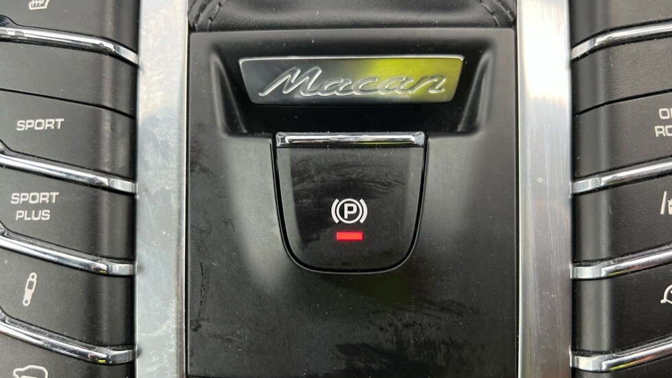 Used Porsche Macan 2016 for sale - 75996811: Photo 36