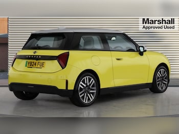 Used MINI Cooper 2024 for sale - 76750081: Photo