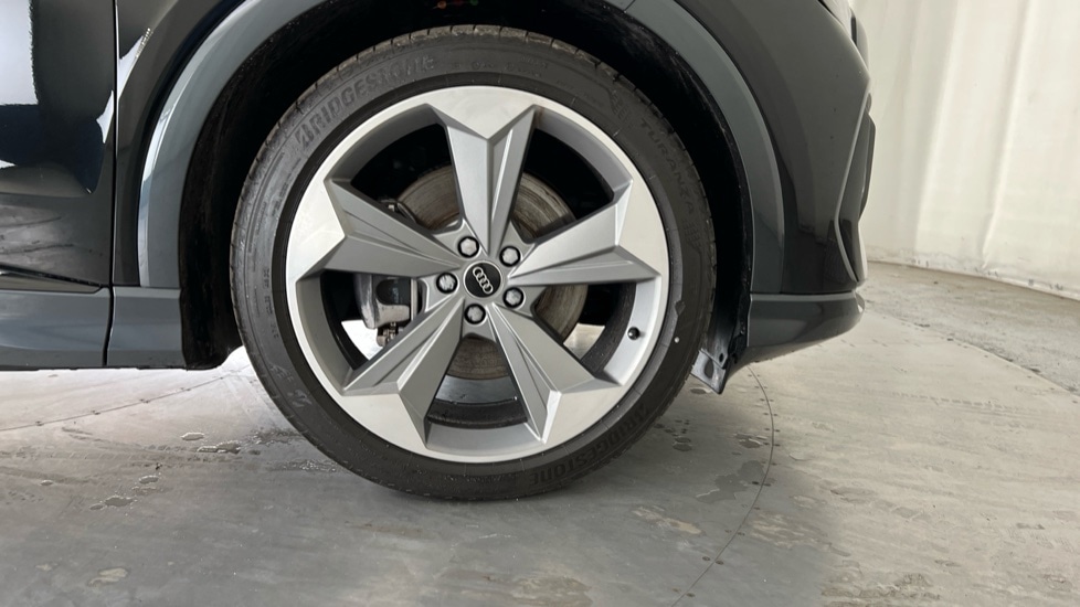 Used Audi Q4 e-tron 2024 for sale - 76937510: Photo 5