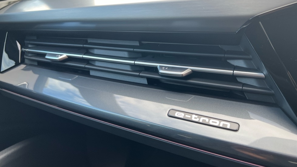 Used Audi Q4 e-tron 2025 for sale - 76894702: Photo 16