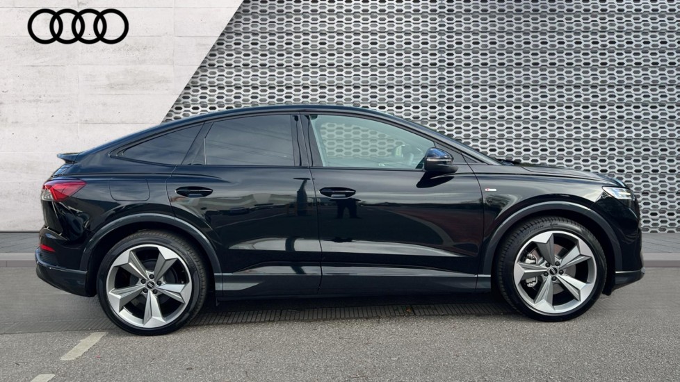 Used Audi Q4 e-tron 2025 for sale - 76894702: Photo 4