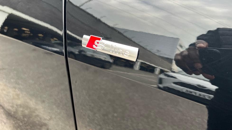 Used Audi Q4 e-tron 2025 for sale - 76894702: Photo 47