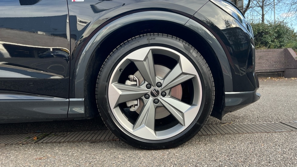 Used Audi Q4 e-tron 2025 for sale - 76894702: Photo 5