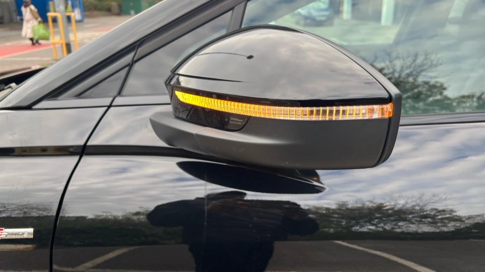 Used Audi Q4 e-tron 2025 for sale - 76966660: Photo 51