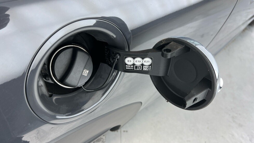 Used MINI Convertible 2021 for sale - 75996913: Photo 21
