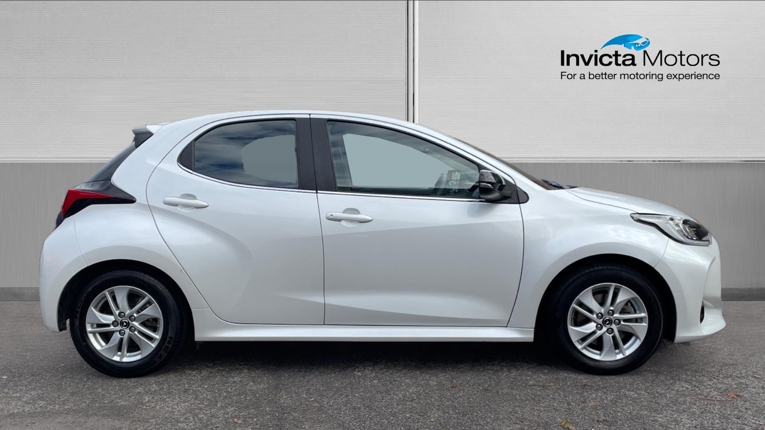 Used Mazda Mazda2 HYBRID 2022 for sale - 76305216: Photo 2